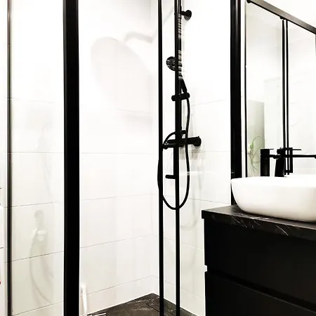 Gliniana ~ Self Check-in 24h ~ Lift Apartment Wroclaw